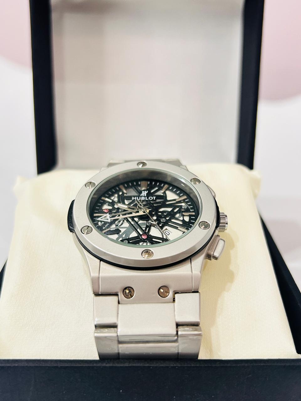 Hublot Geneve (Choronograph) - Premium | Huzien