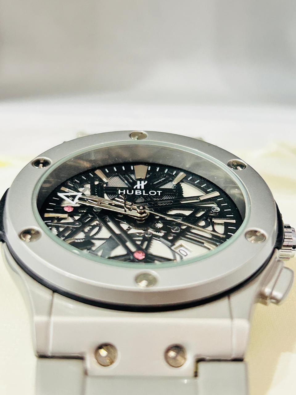 Hublot Geneve (Choronograph) - Premium | Huzien